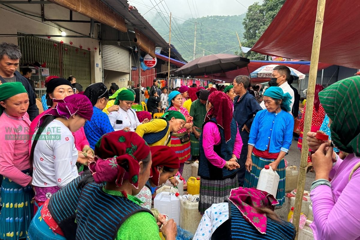 Overview of Lui Market, Ha Giang 